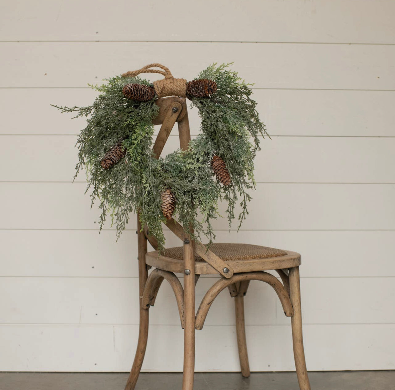 16” Snow Cedar Wreath